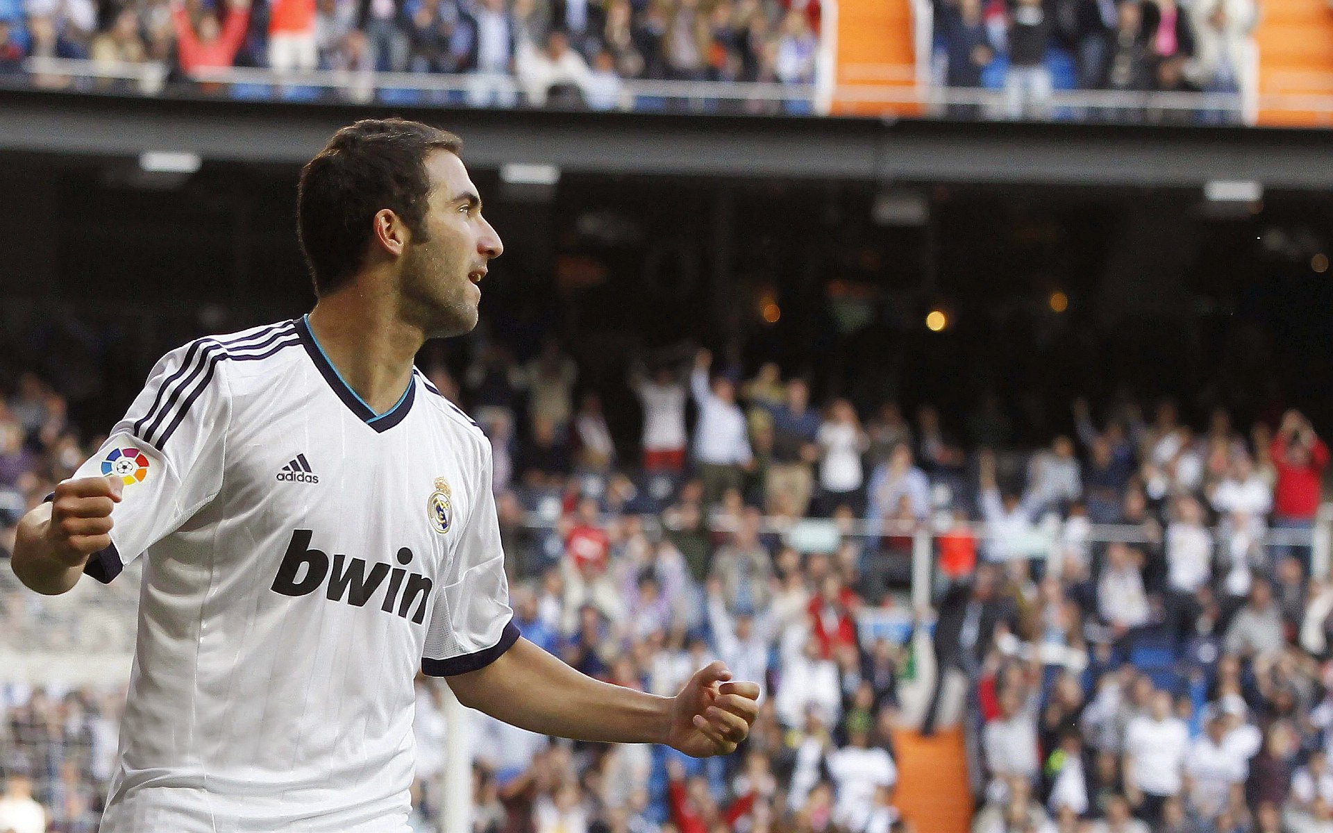 意甲重要比赛，球员们分享战术调度中的关键技术和场上策略，意甲战报结果